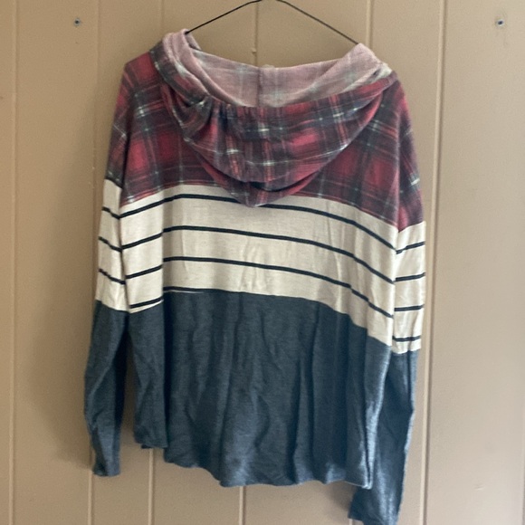 Ladies size large lightweight hoodie - Picture 4 of 4